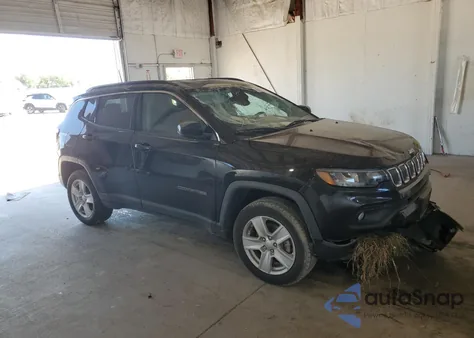 2022 Jeep Compass Latitude z USA, uszkodzony, nr VIN 3C4NJDBB3NT207615